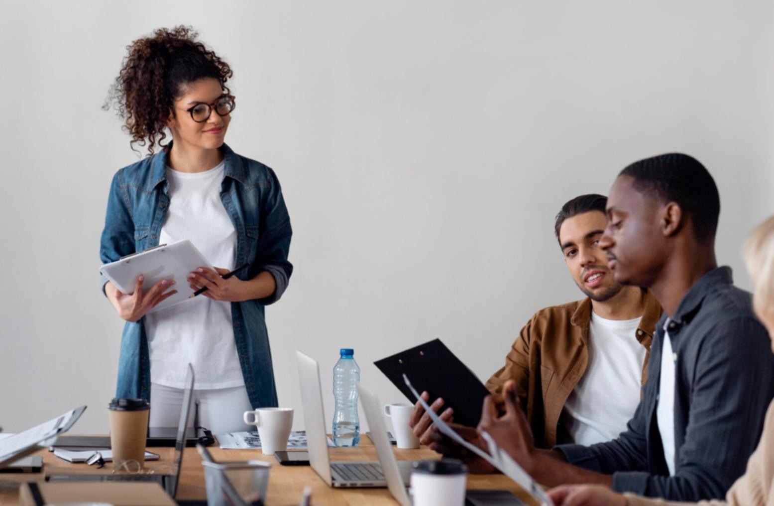 Stabile Internetverbindung für professionelles Arbeiten im Finanz-Franchise